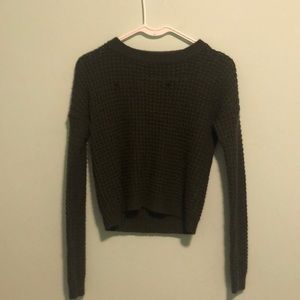 Knitted long sleeved crop top